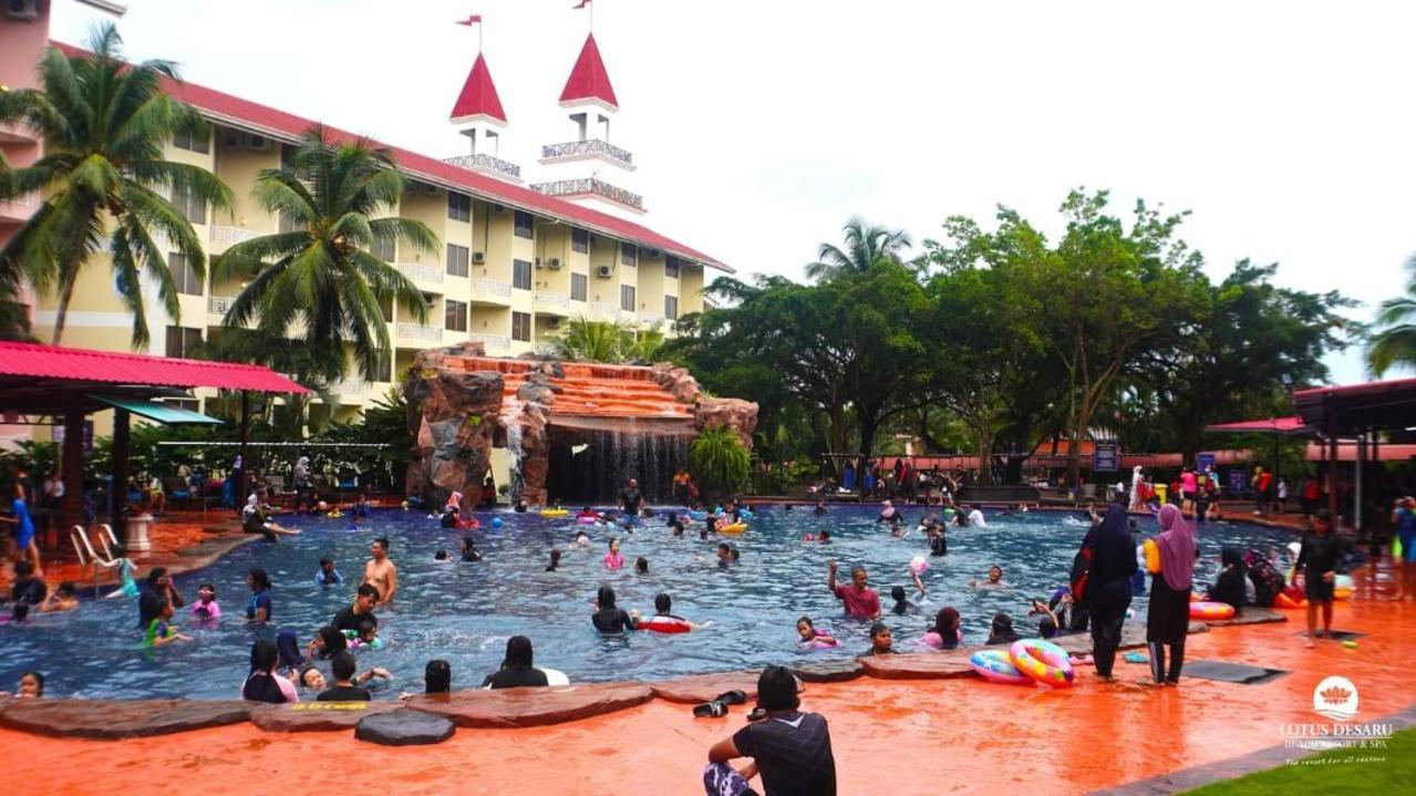 Lotus Desaru Beach Resort, 2 Bdrms, W/Splash Park Bandar Penawar Exterior photo