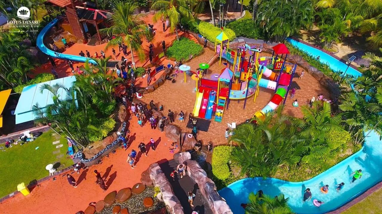 Lotus Desaru Beach Resort, 2 Bdrms, W/Splash Park Bandar Penawar Exterior photo